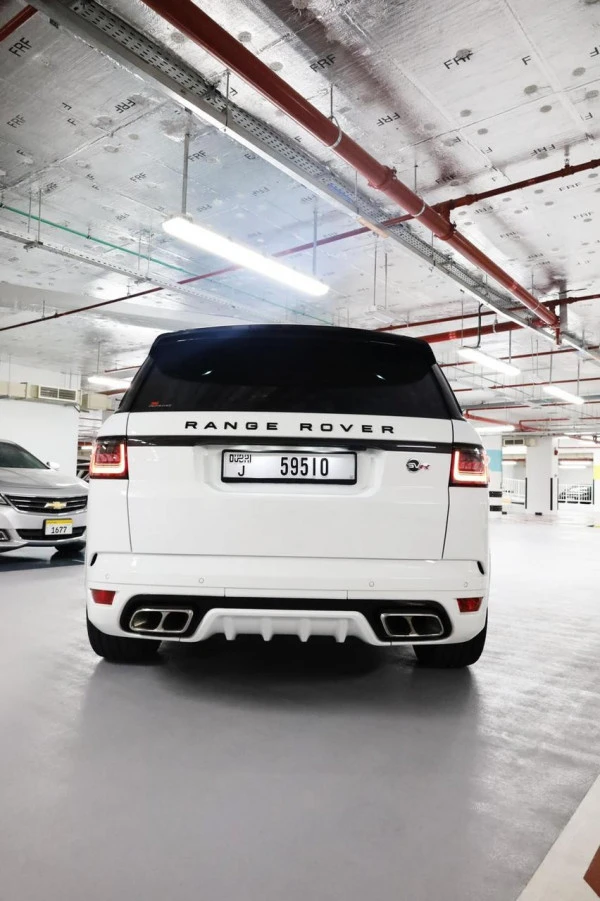 Range Rover Sport SVR (Blanco), 2021