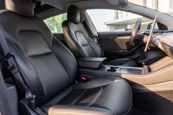 Tesla Model 3 (White), 2023
