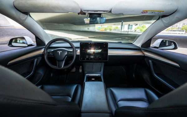 Tesla Model 3 (White), 2023