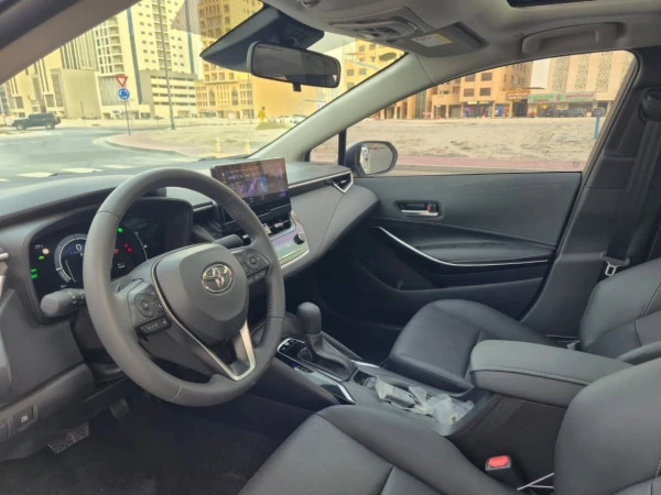 Toyota Corolla Hybrid (White), 2025