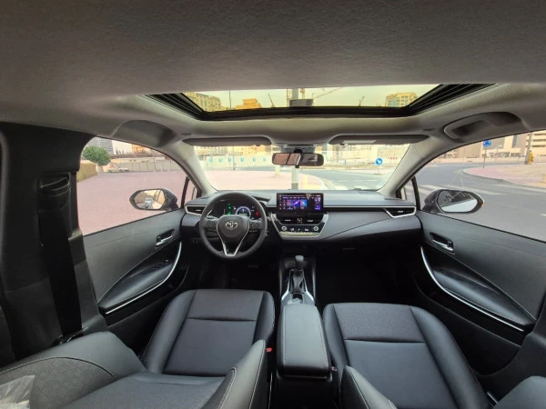 Toyota Corolla Hybrid (White), 2025