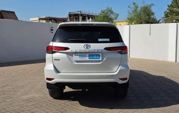 Toyota Fortuner (Белый), 2024