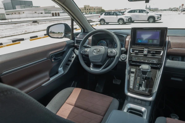 Toyota Innova (Blanco), 2024