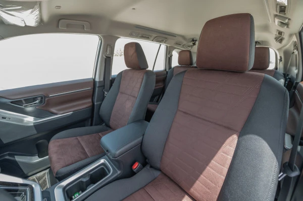 Toyota Innova (Blanco), 2024