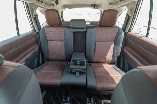 Toyota Innova (Blanco), 2024