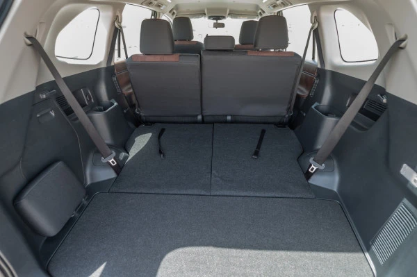 Toyota Innova (Blanco), 2024