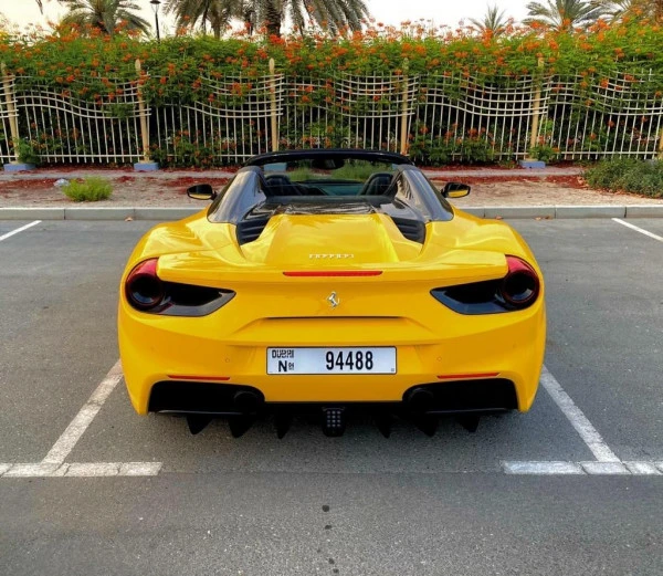 Ferrari 488 Spyder (Amarillo), 2018