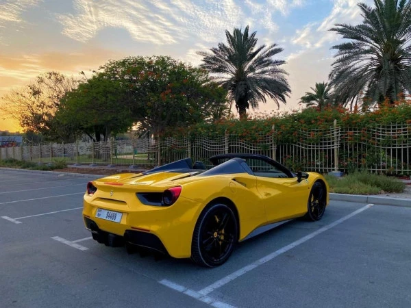 Ferrari 488 Spyder (Amarillo), 2018