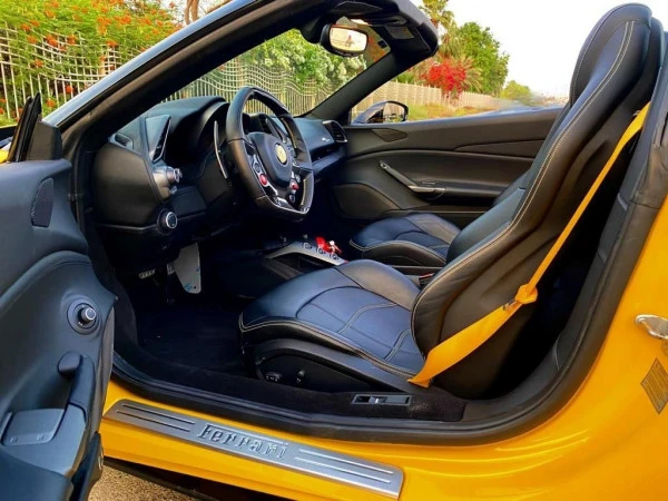 Ferrari 488 Spyder (Amarillo), 2018