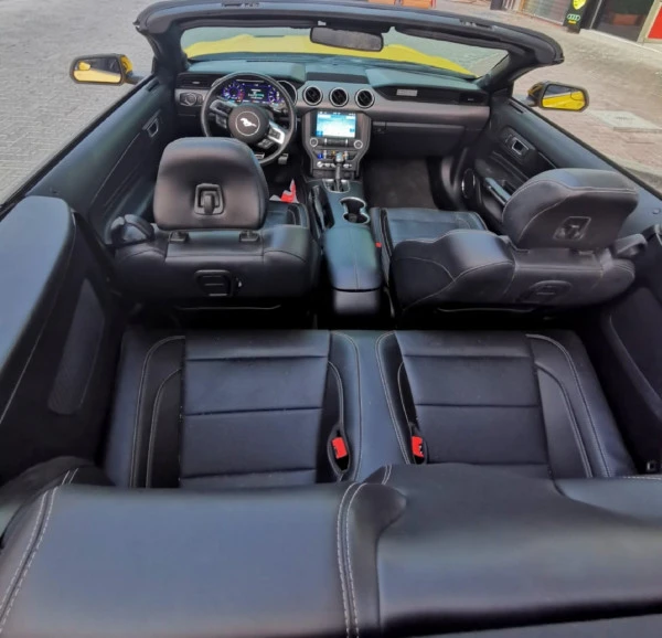 Ford Mustang cabrio (Желтый), 2018