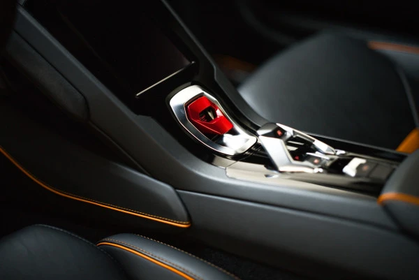Lamborghini Evo coupe (Yellow), 2020