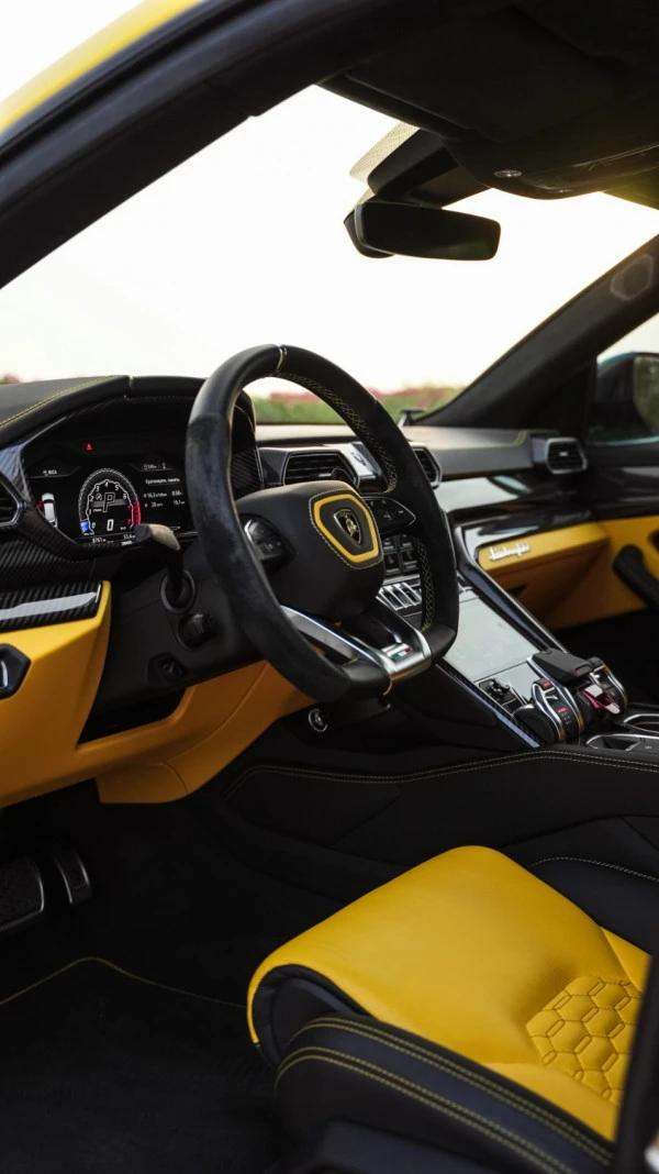 Lamborghini Urus (Yellow), 2019