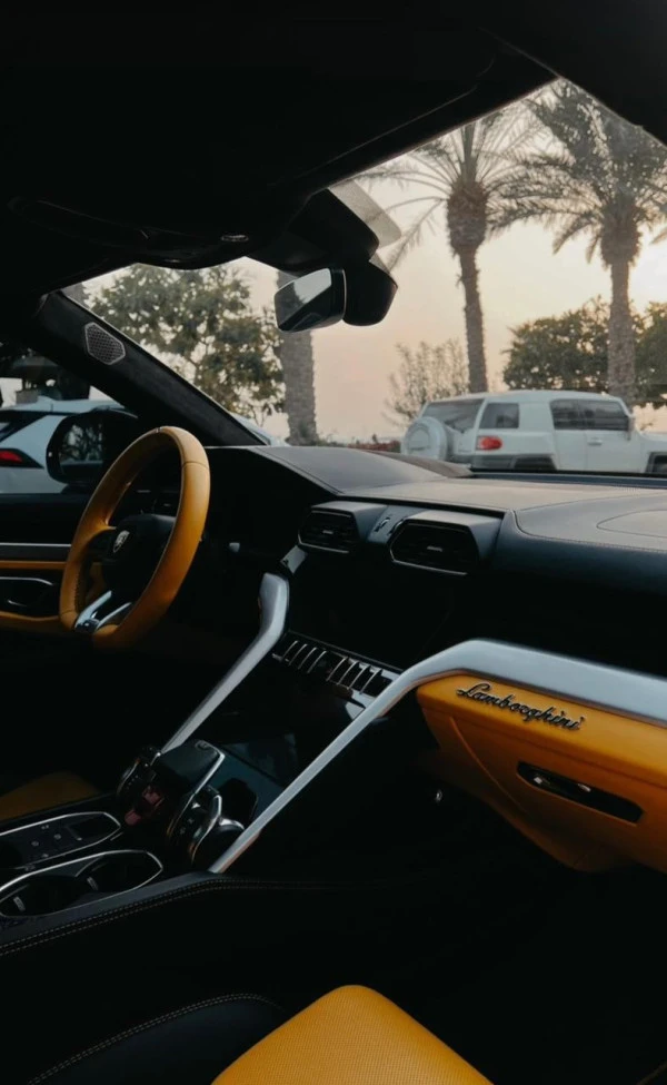 Lamborghini Urus (Желтый), 2019