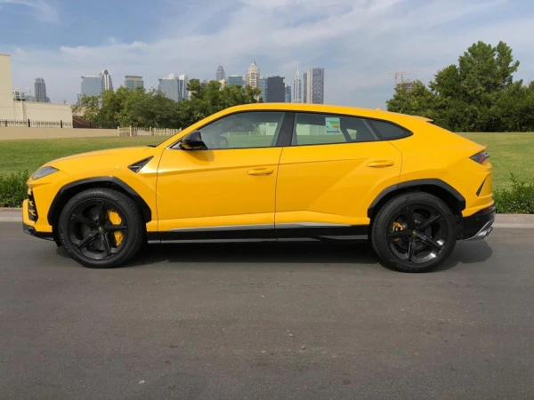 Lamborghini Urus (Yellow), 2019