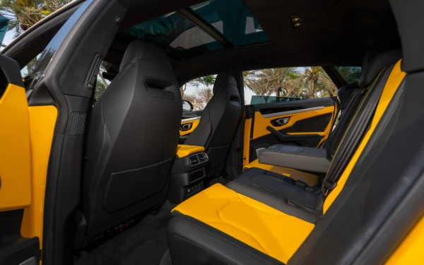 Lamborghini Urus (Yellow), 2023
