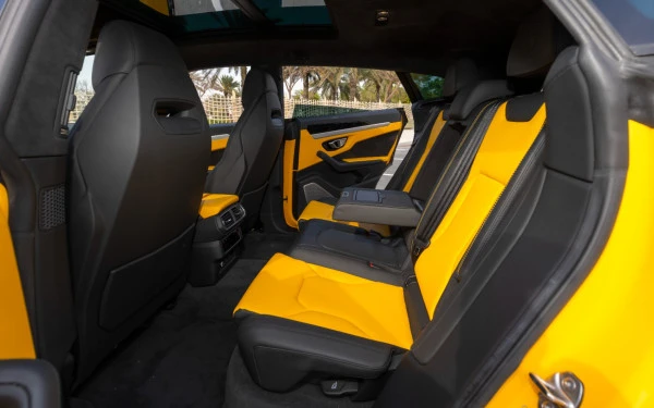 Lamborghini Urus (Yellow), 2023