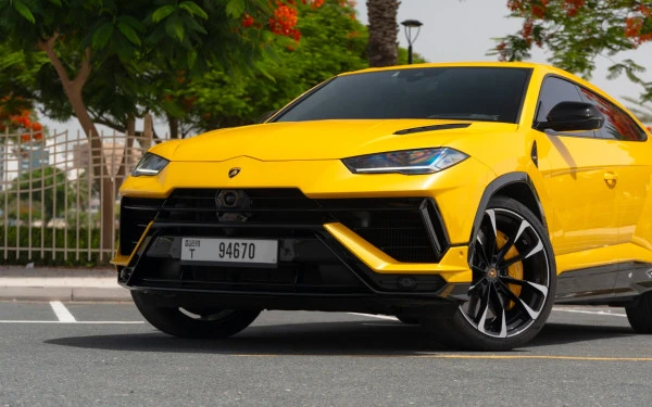 Lamborghini Urus (Yellow), 2023
