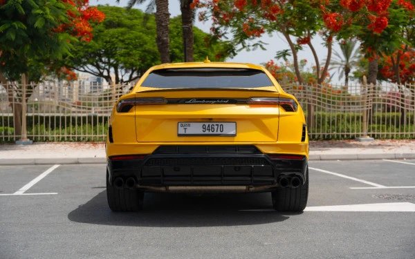 Lamborghini Urus (Yellow), 2023