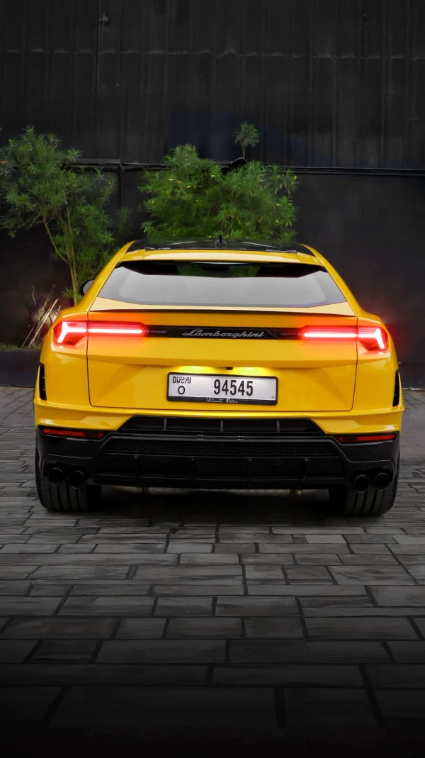 Lamborghini Urus (Yellow), 2025