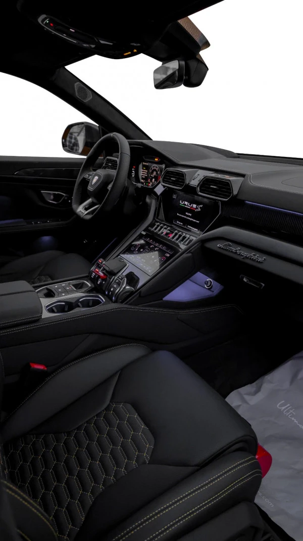 Lamborghini Urus (Yellow), 2025