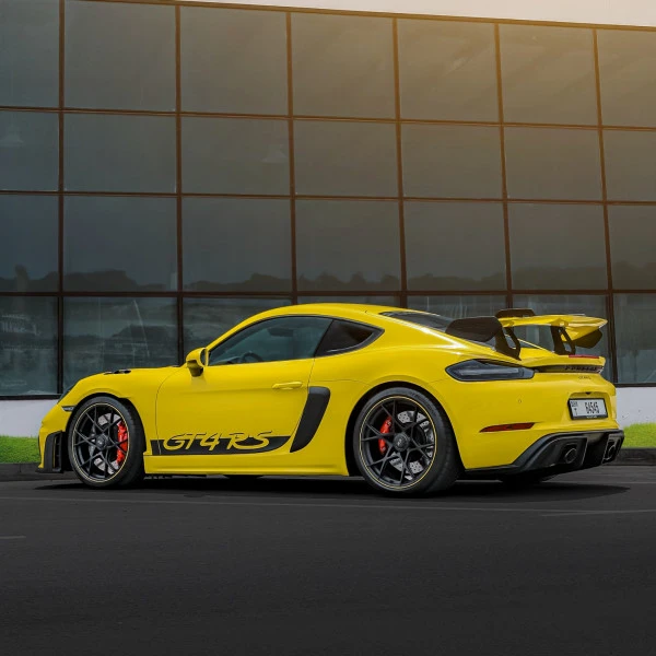 Porsche GT4 (Giallo), 2023